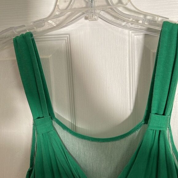 Beautiful Green Floral Maxi Dress - Picture 4 of 6